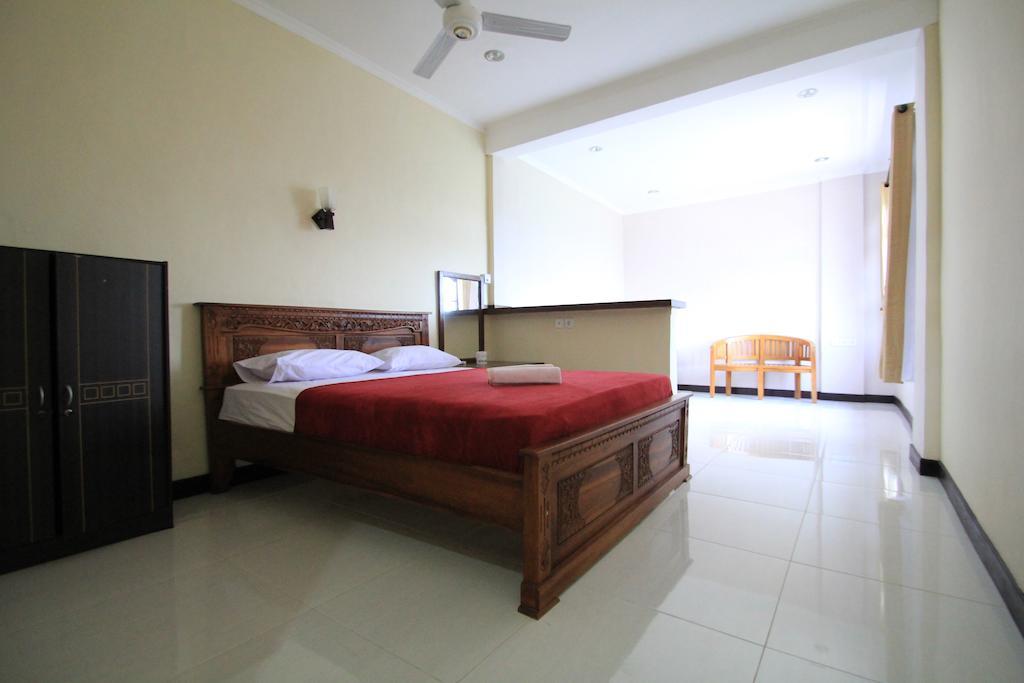 Beneyasa Beach Inn 2 Kuta Lombok Buitenkant foto