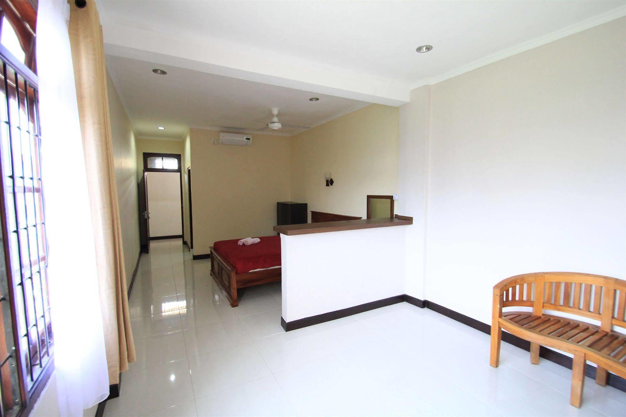 Beneyasa Beach Inn 2 Kuta Lombok Buitenkant foto