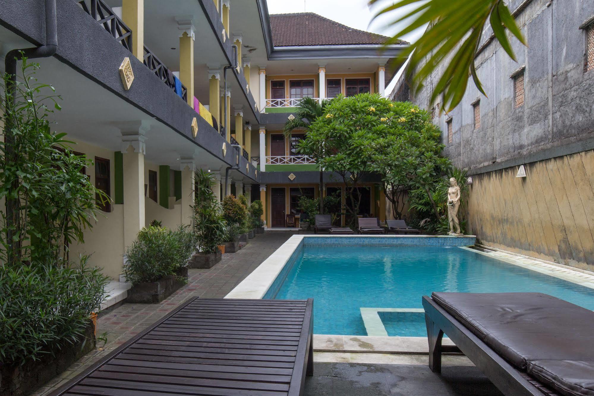 Beneyasa Beach Inn 2 Kuta Lombok Buitenkant foto